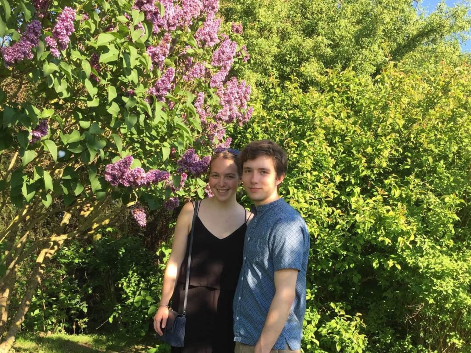 Joshua & Sarah from Marcq-en-Barœul, France