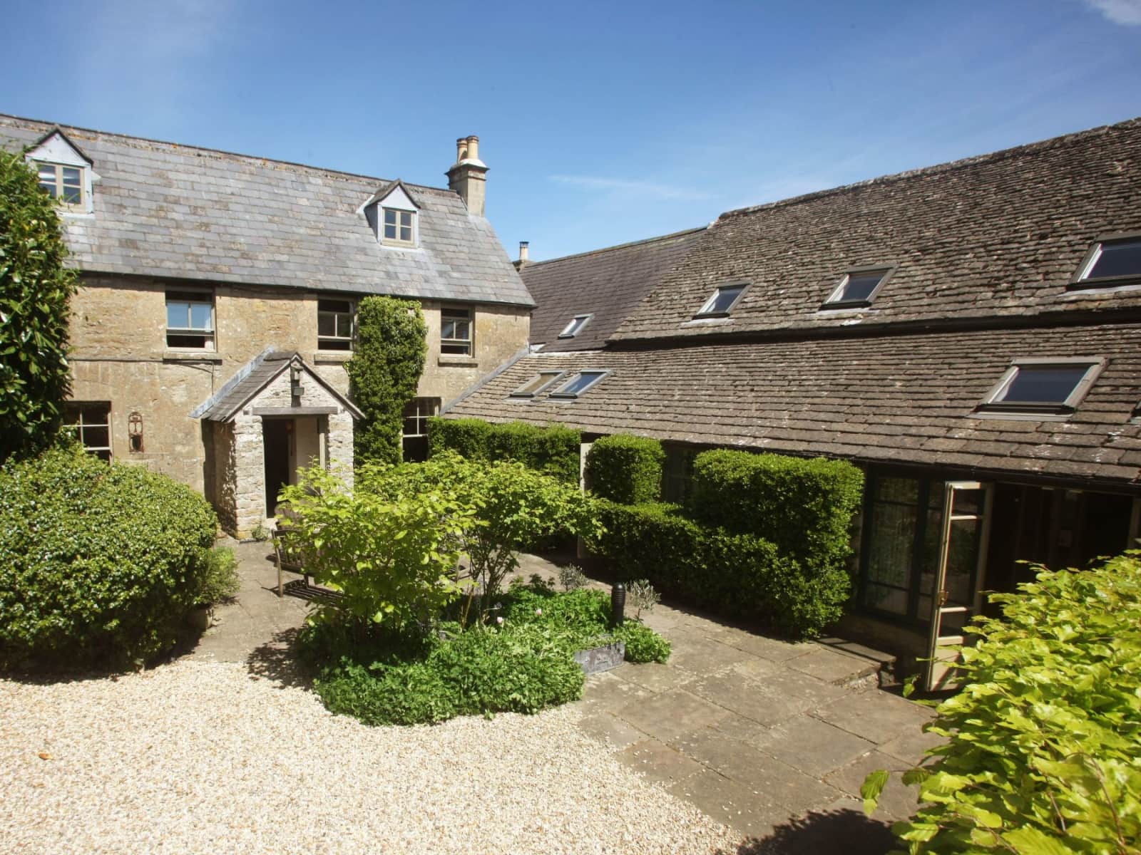 Housesitting assignment in Cirencester, United Kingdom