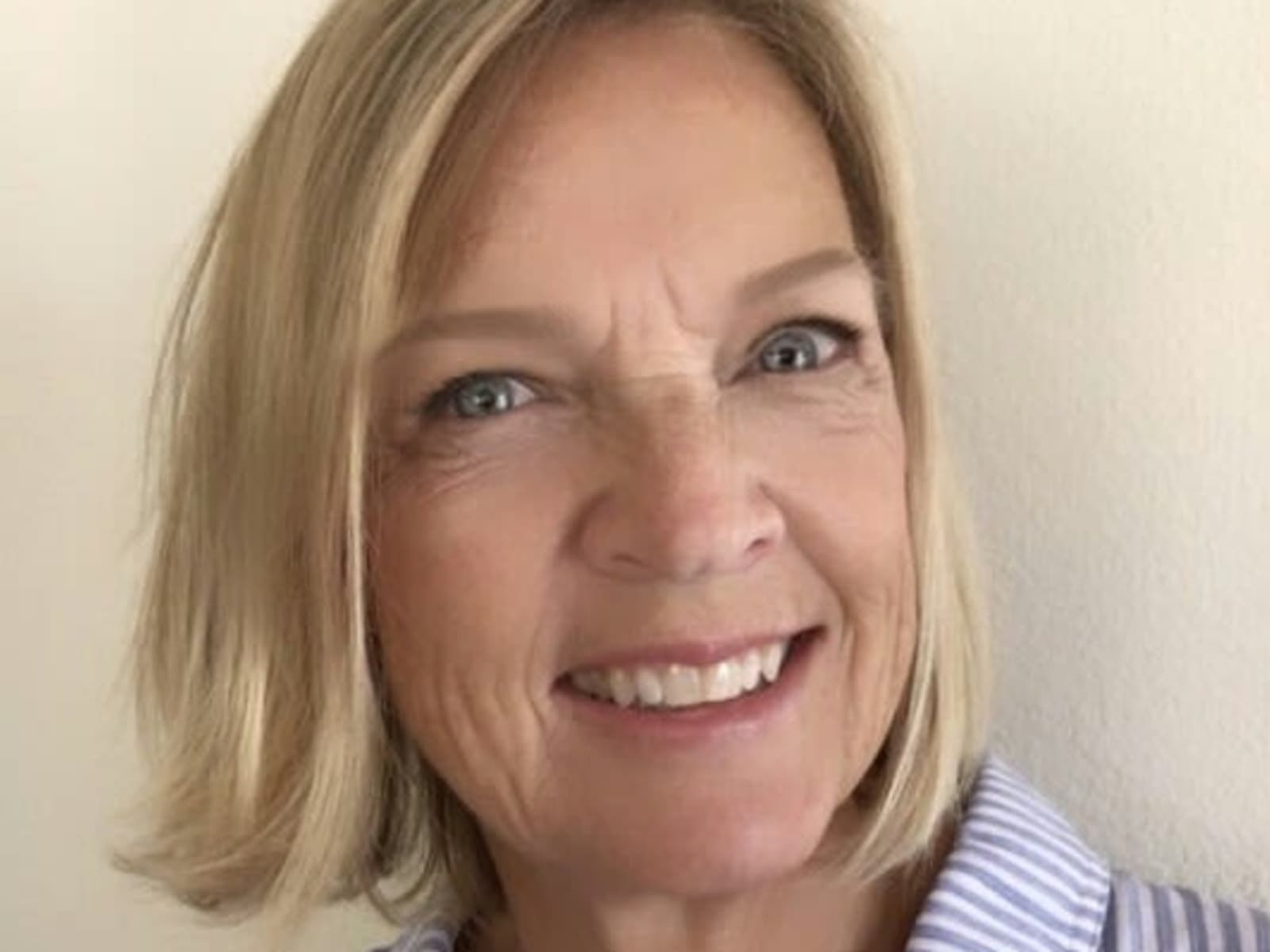 Ellyn from Hemet, California, United States