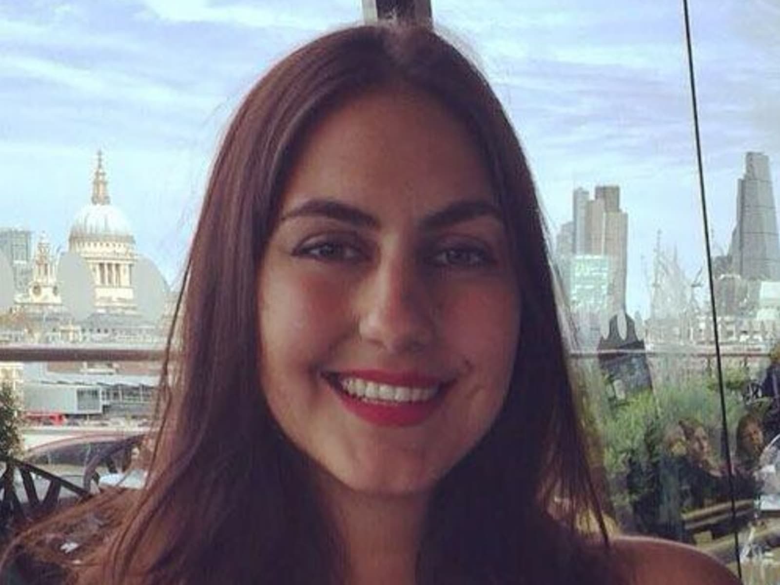 Yasmine from City of London, United Kingdom