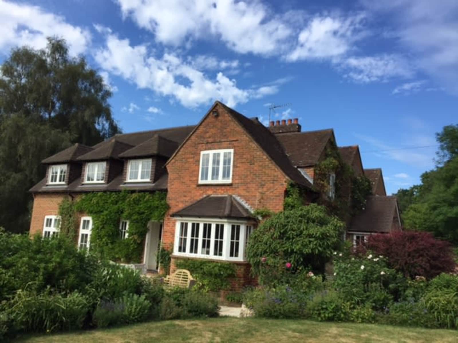 Housesitting assignment in Haslemere, United Kingdom