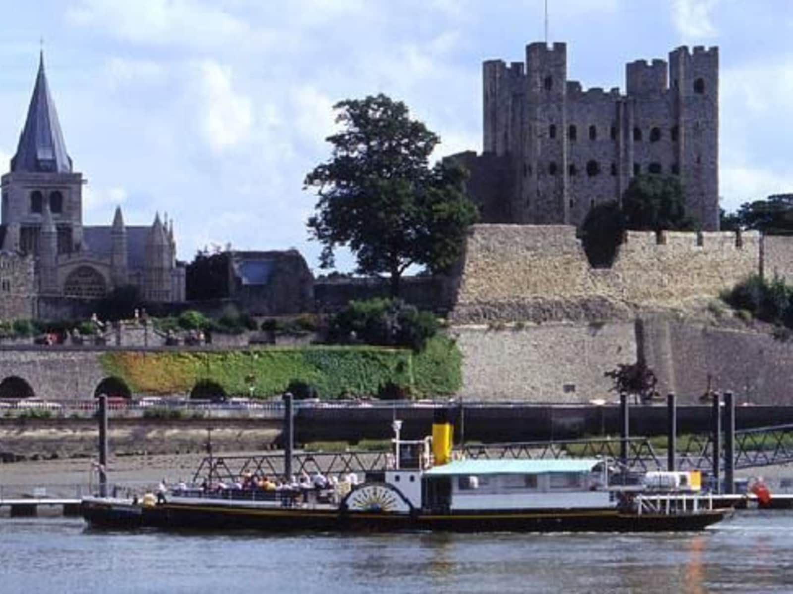 Housesitting assignment in Rochester, United Kingdom