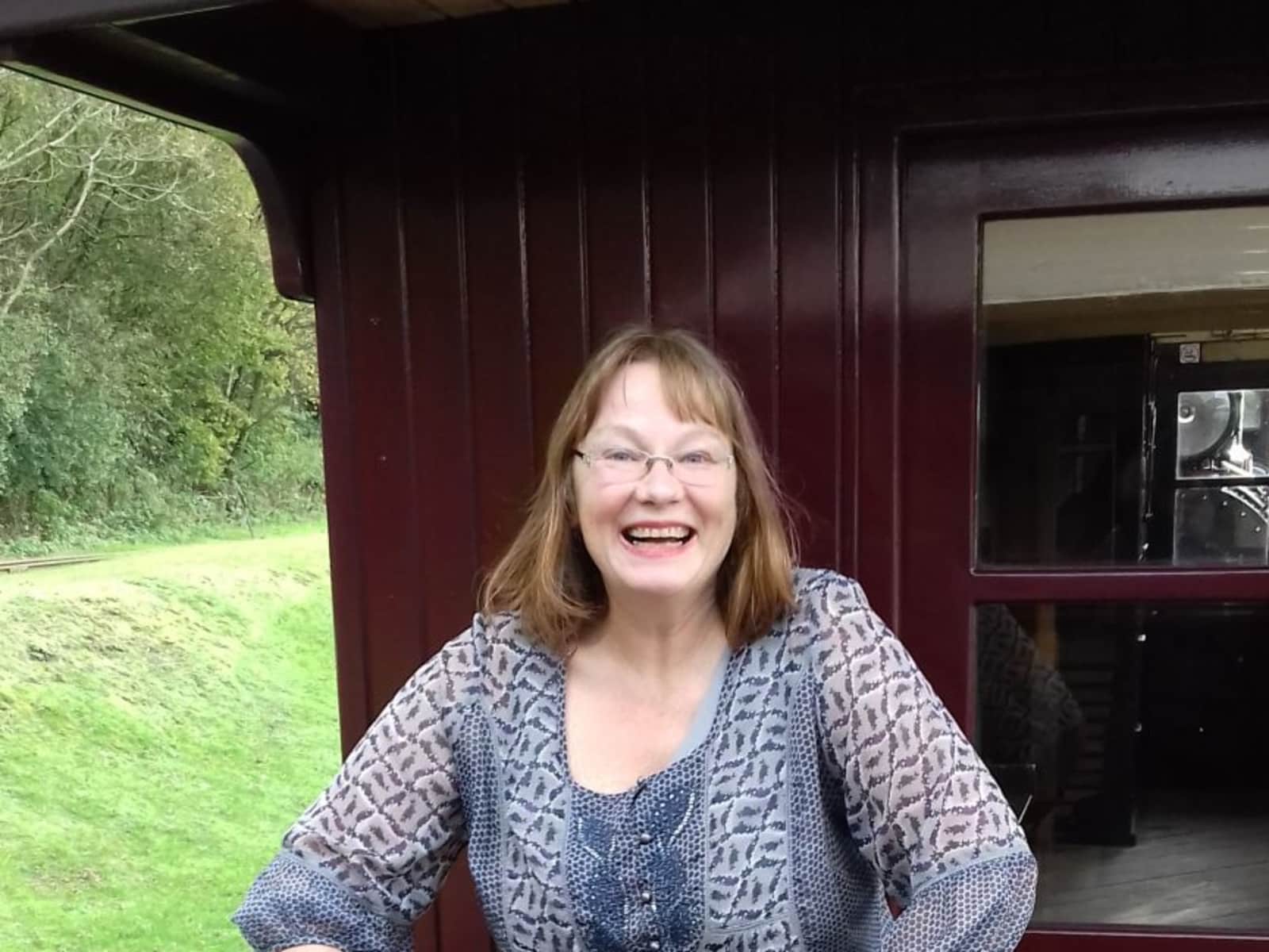 Sandra from Lechlade, United Kingdom