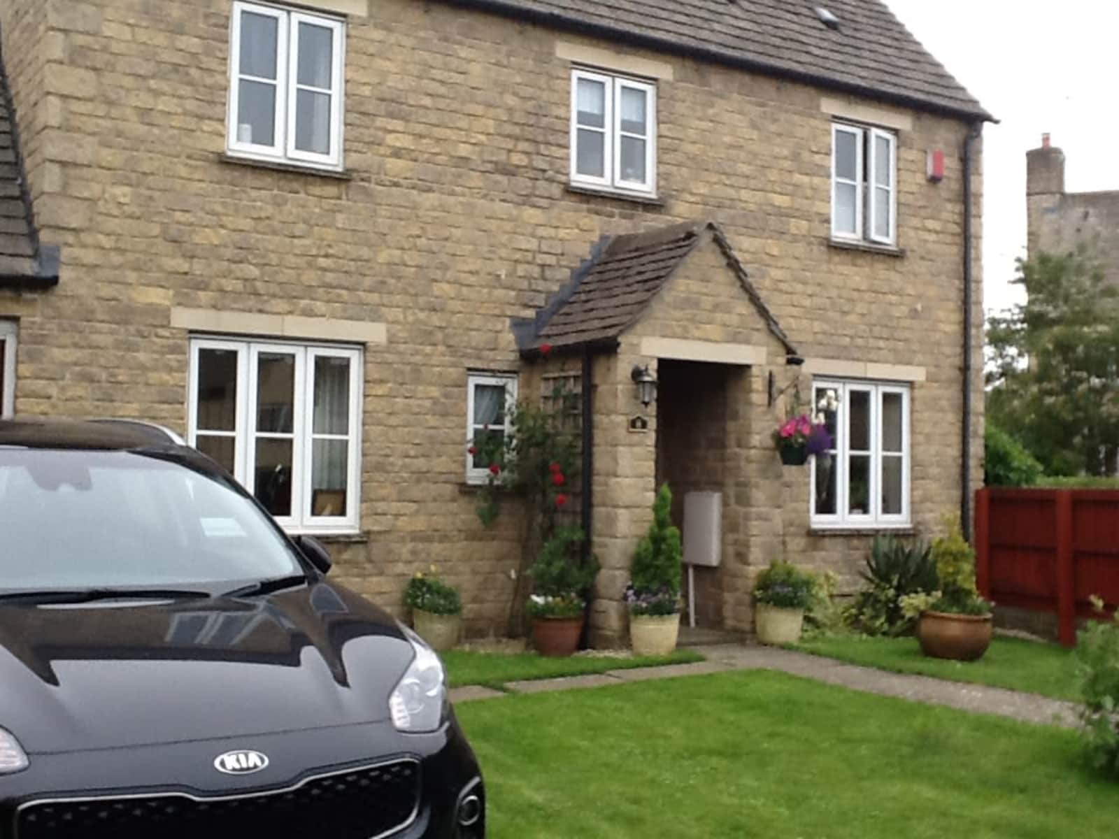 Housesitting assignment in Cirencester, United Kingdom