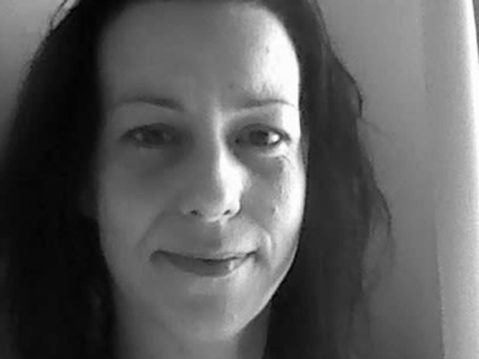Val from Glasgow, United Kingdom