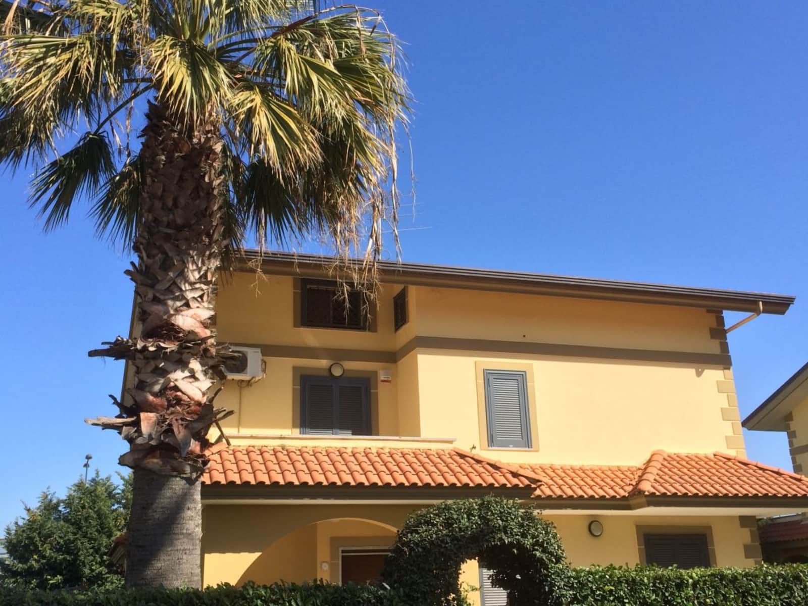 Housesitting assignment in Napoli, Italy
