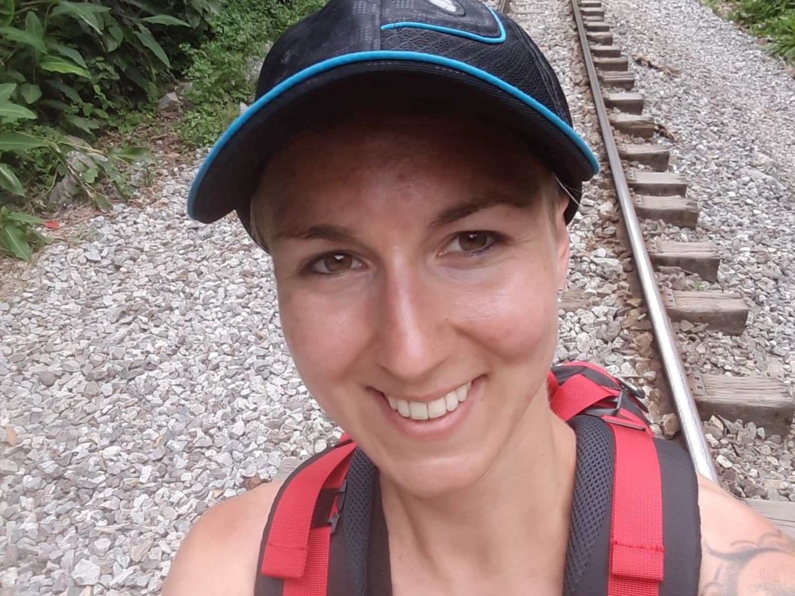 Laura from Mont-Saint-Guibert, Belgium