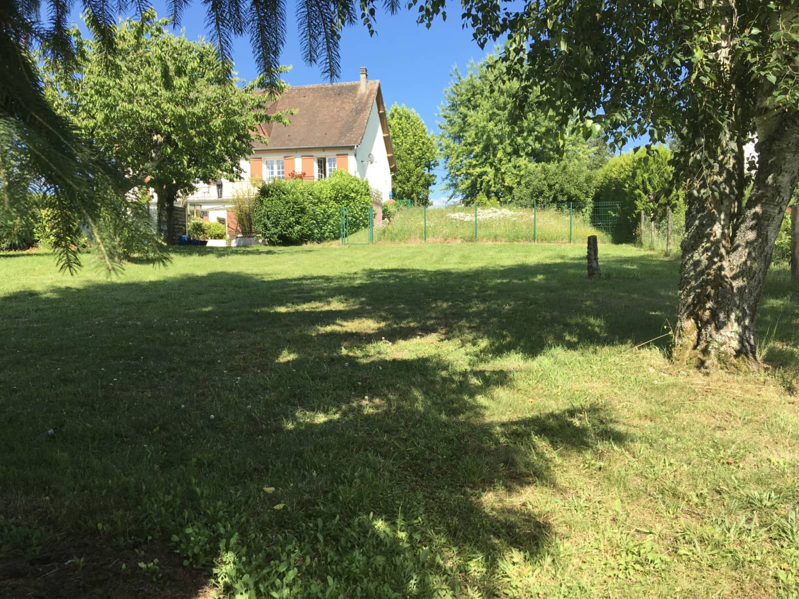 Housesitting assignment in Saint-Saud-Lacoussière, France