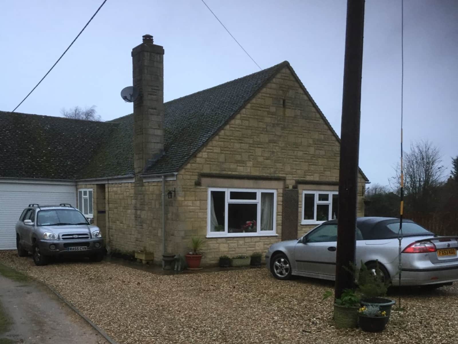 Housesitting assignment in Tewkesbury, United Kingdom