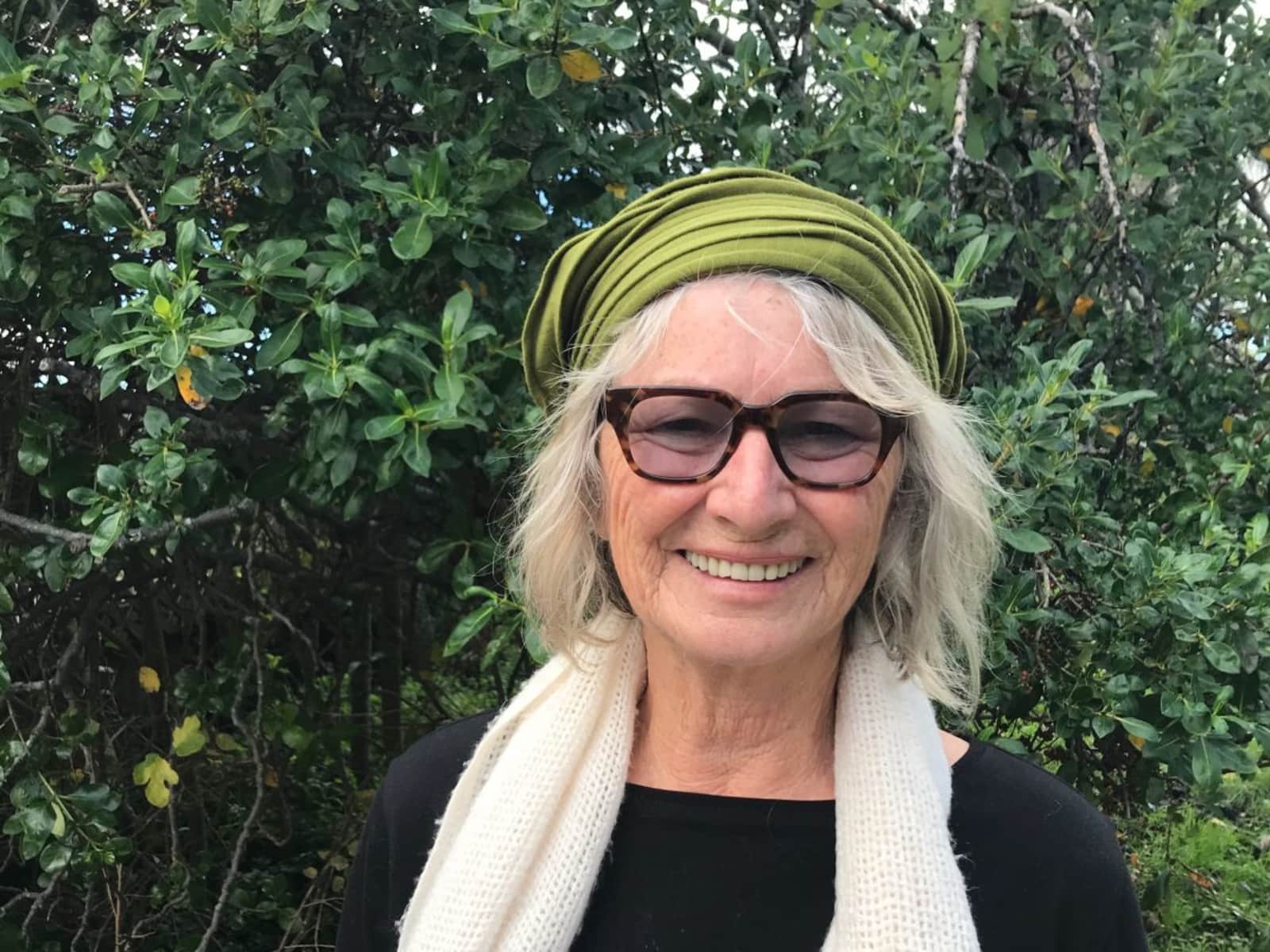 Lynda from Auckland, New Zealand
