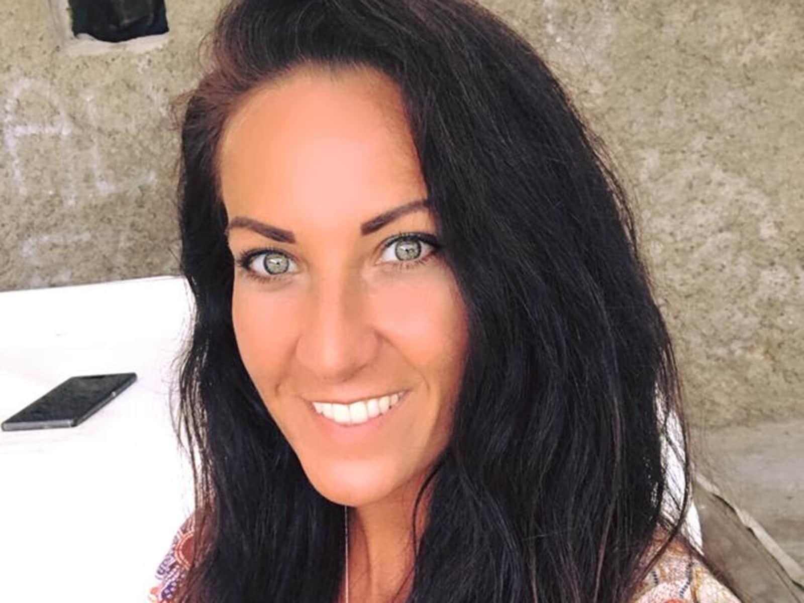 Emma from Watford, United Kingdom