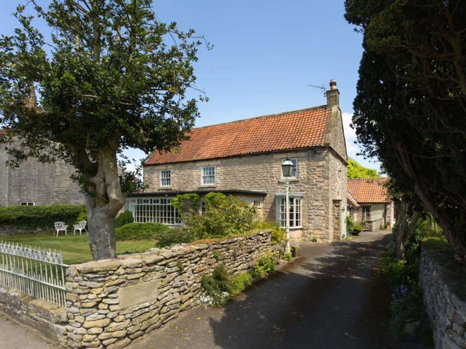 Housesitting assignment in Pickering, United Kingdom