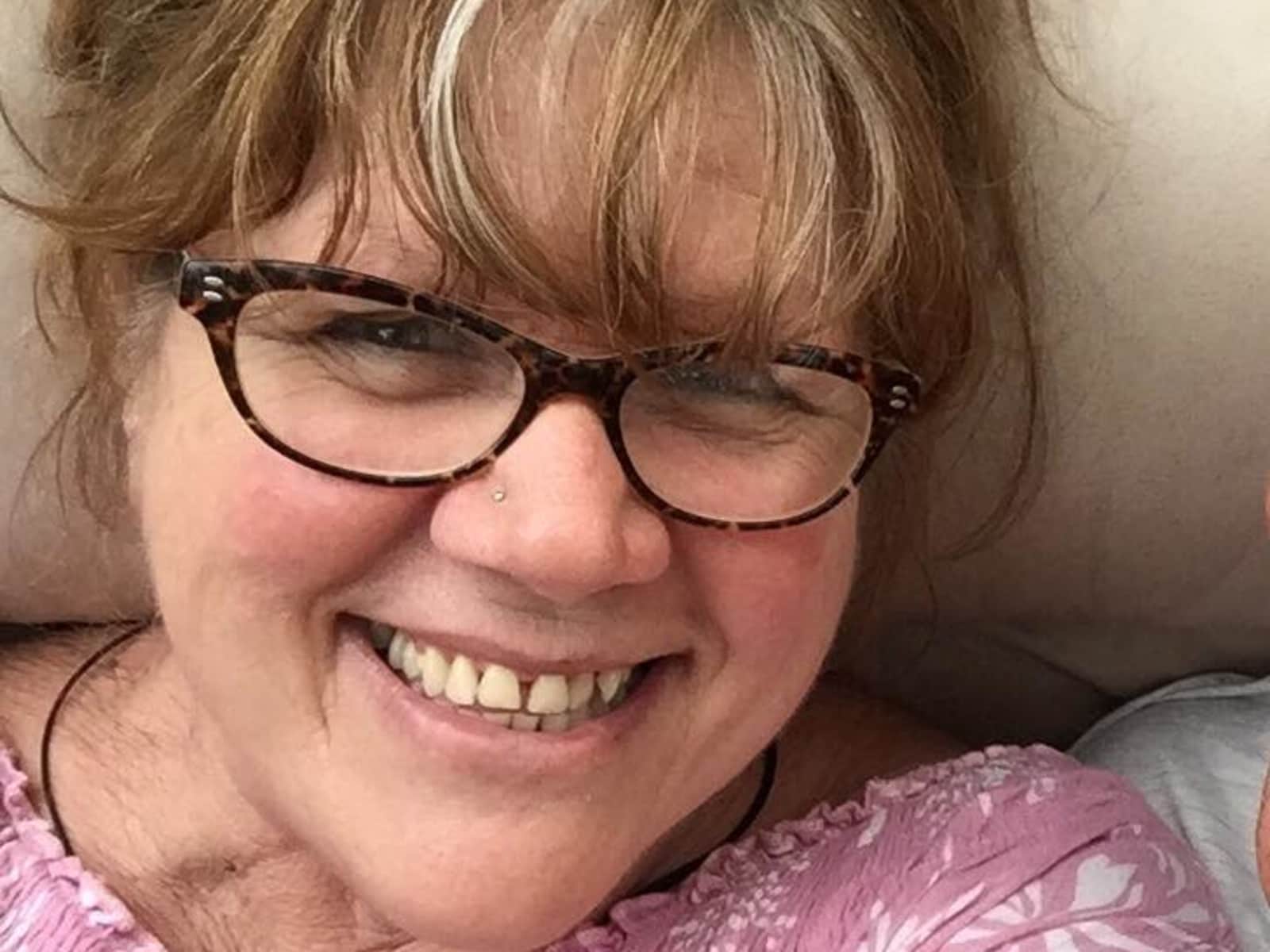 Carolyn from Pierrecourt, France