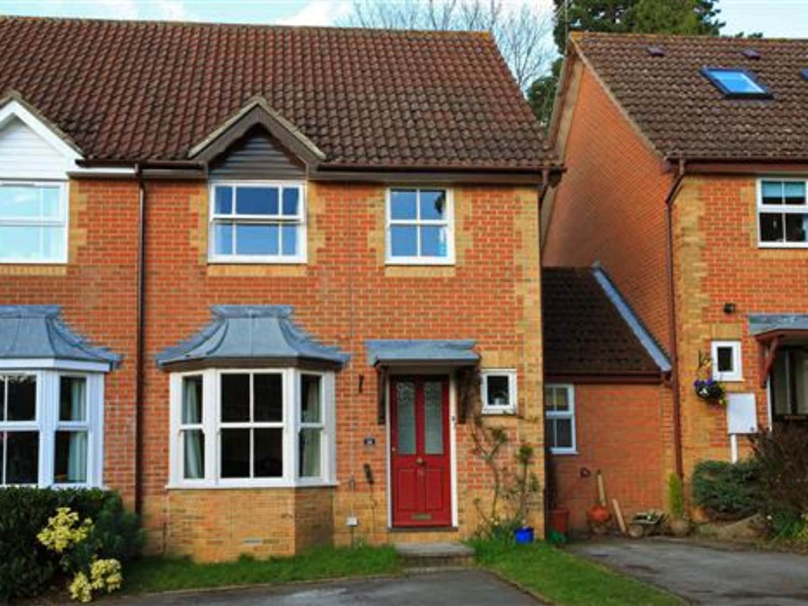 Housesitting assignment in Guildford, United Kingdom