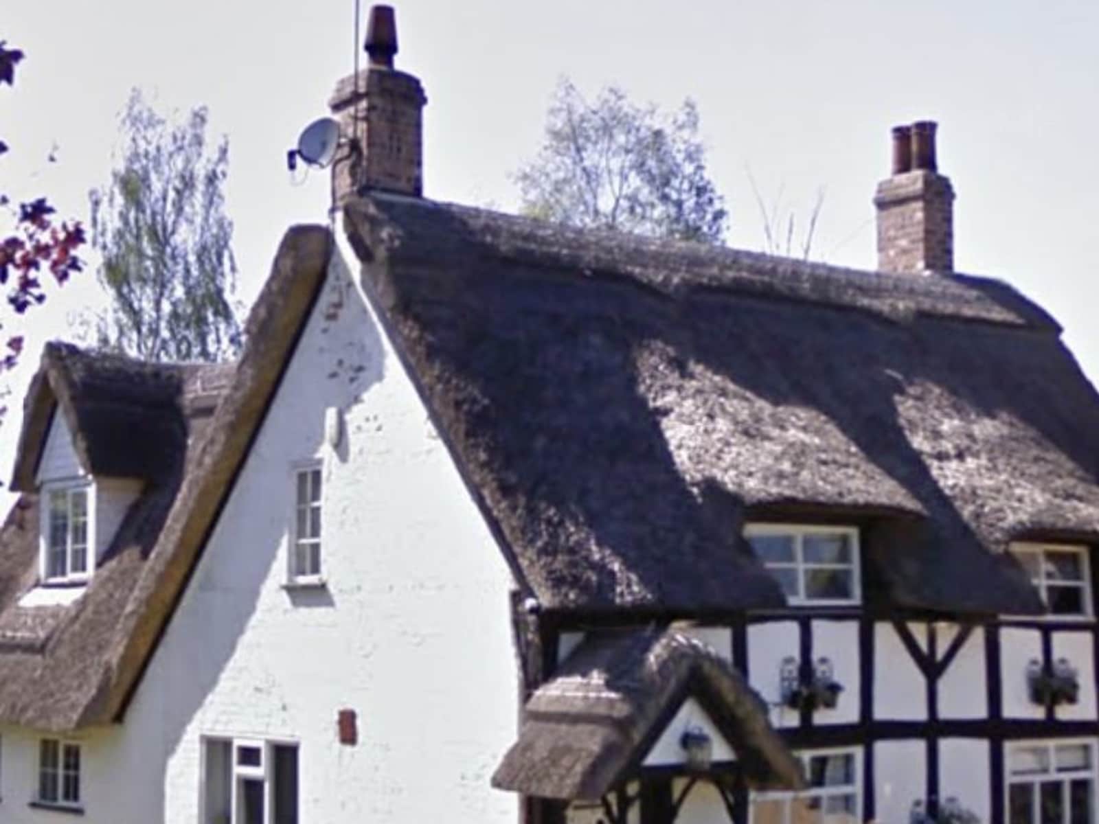 Housesitting assignment in Knutsford, United Kingdom