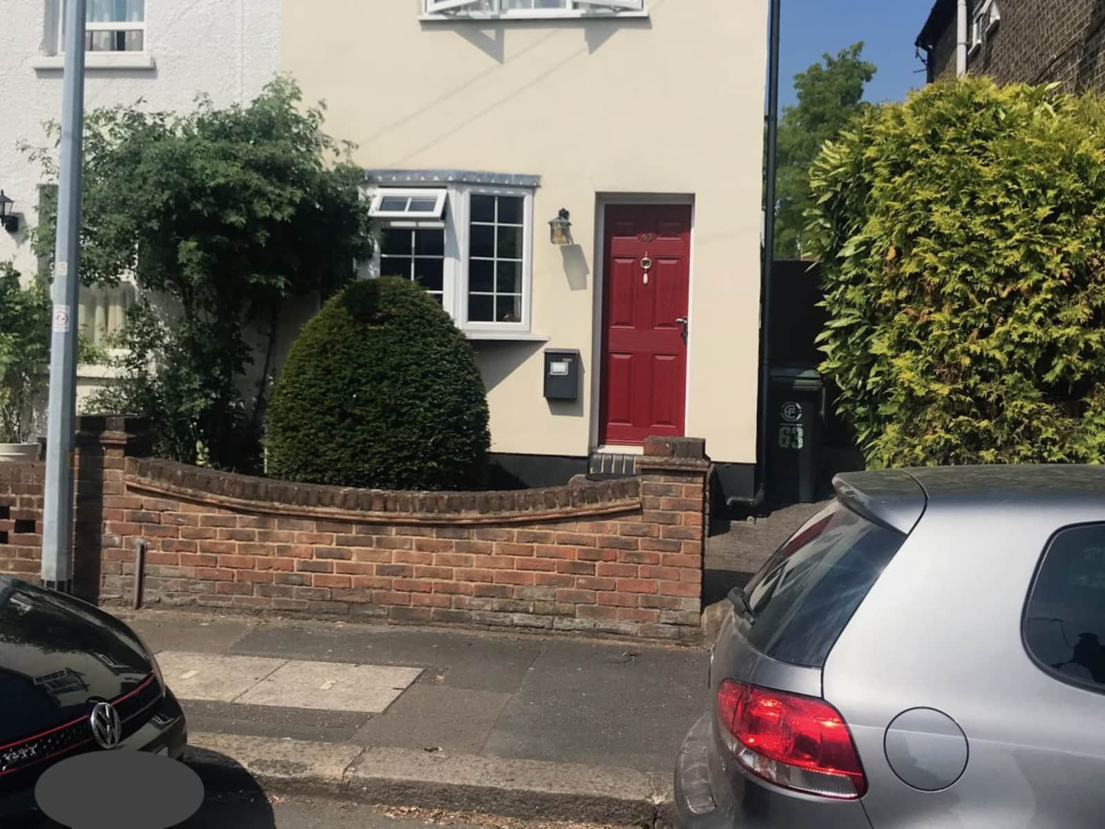 Housesitting assignment in Buckhurst Hill, United Kingdom