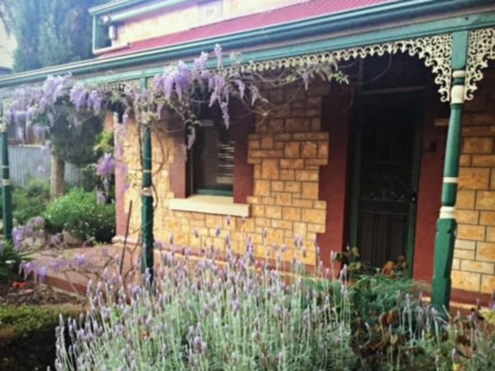 Housesitting assignment in Willaston, South Australia, Australia