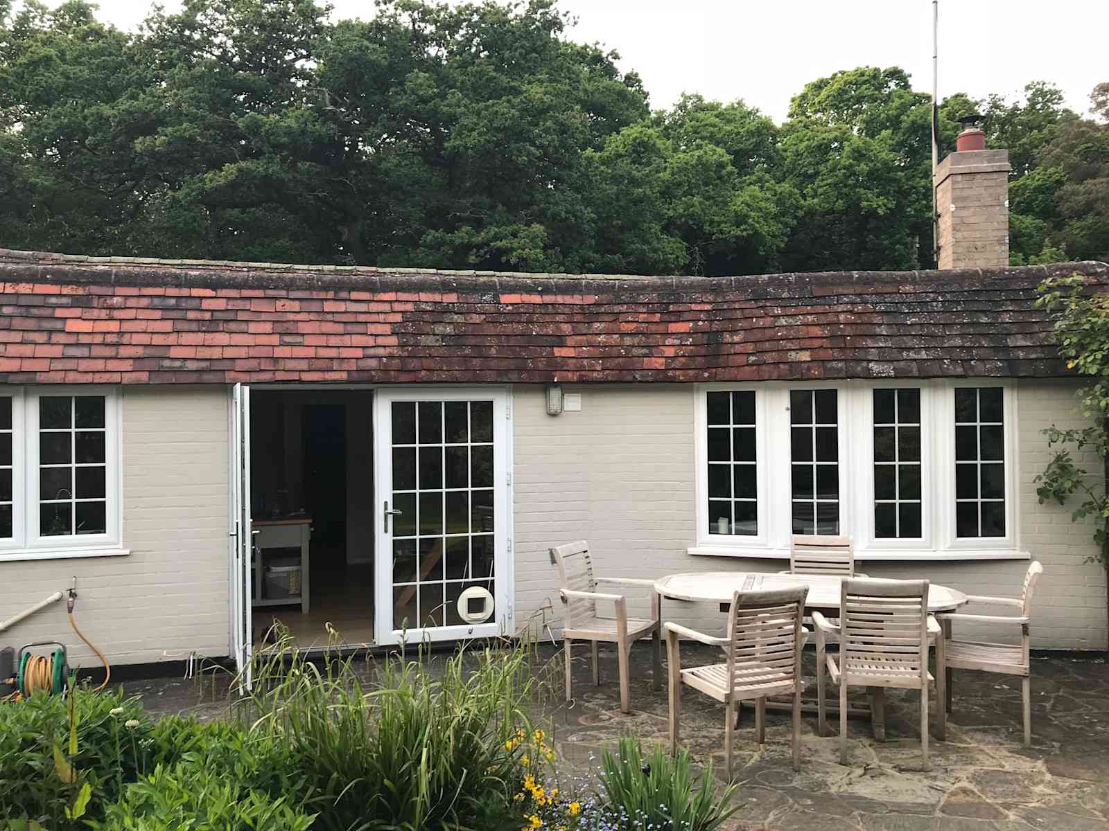 Housesitting assignment in Crondall, United Kingdom