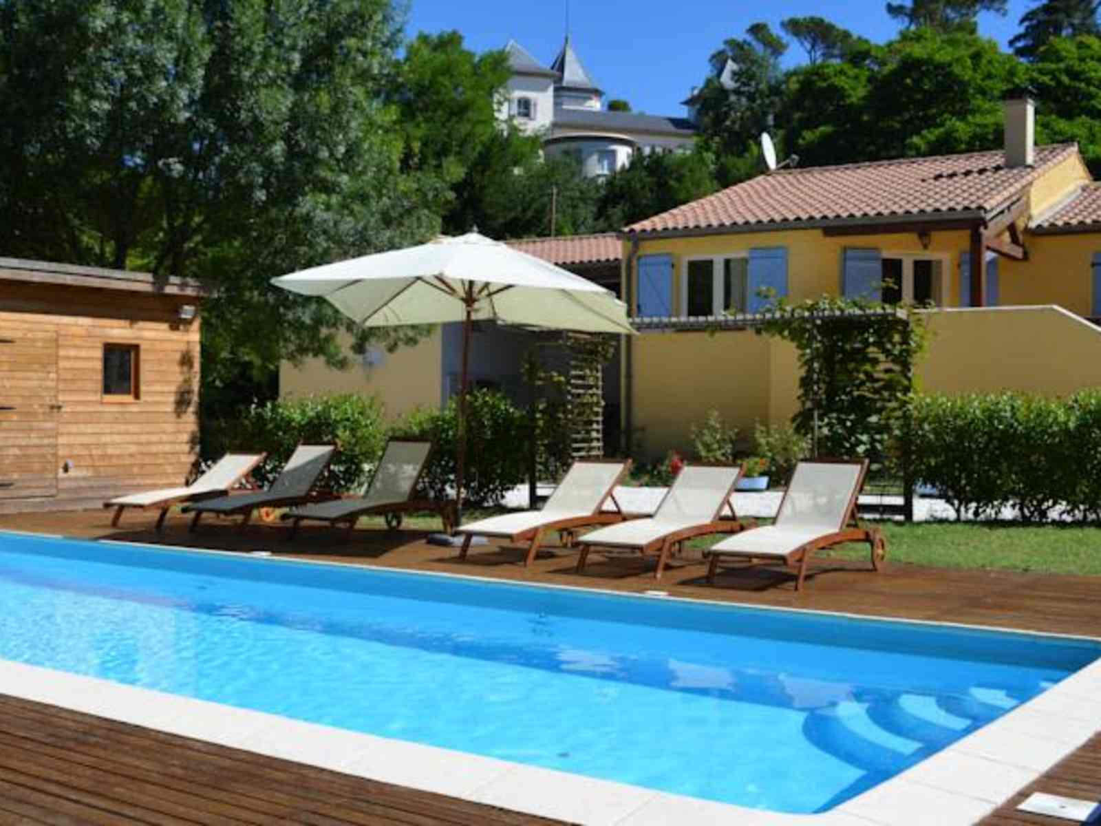 Housesitting assignment in Carcassonne, France