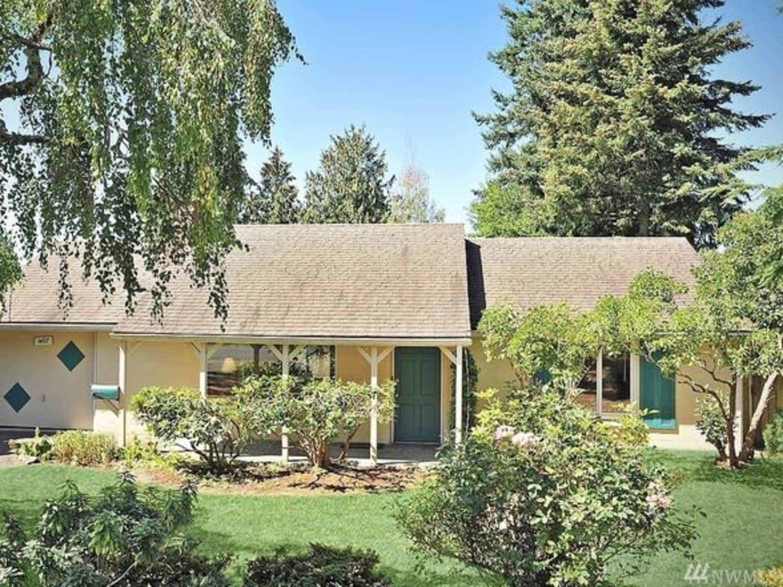 Housesitting assignment in Shoreline, Washington, United States