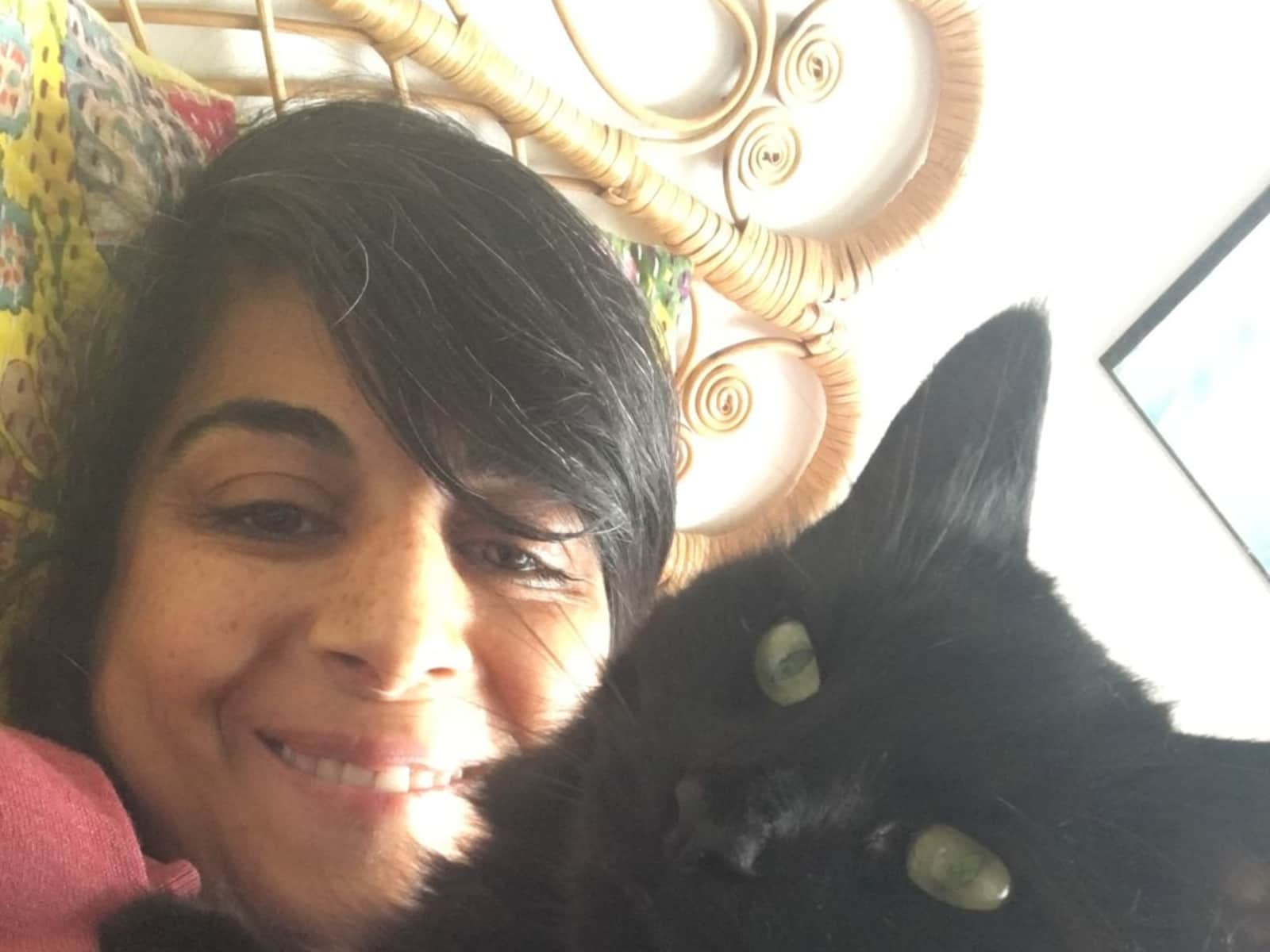Saiqa from Birmingham, United Kingdom