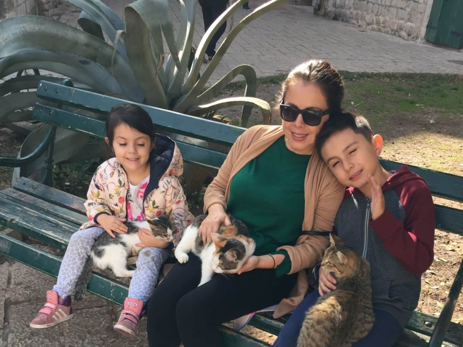 Gabriela & Juan esteban from Durrës, Albania