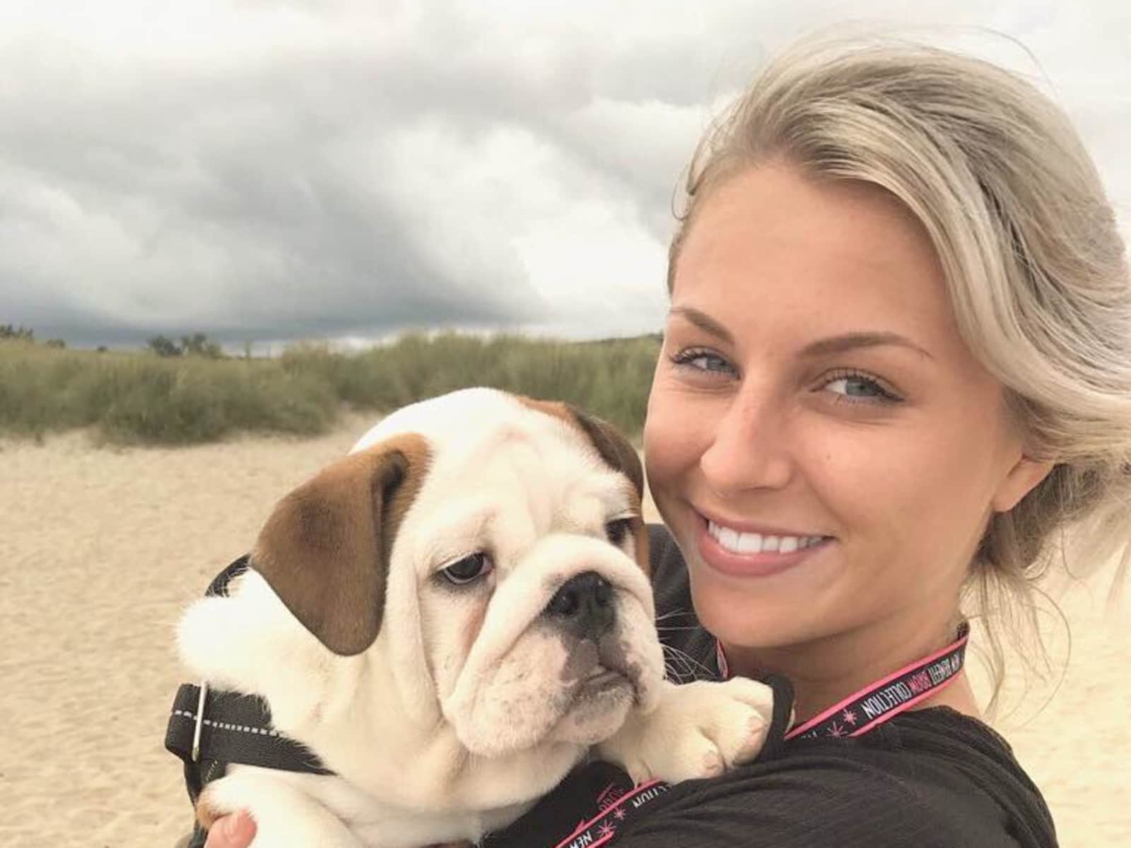 Eve from Sheffield, United Kingdom