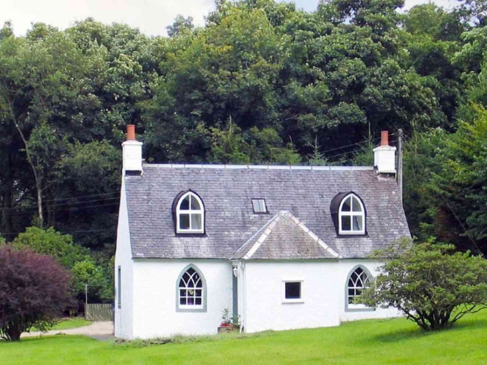 Housesitting assignment in Dalry, United Kingdom
