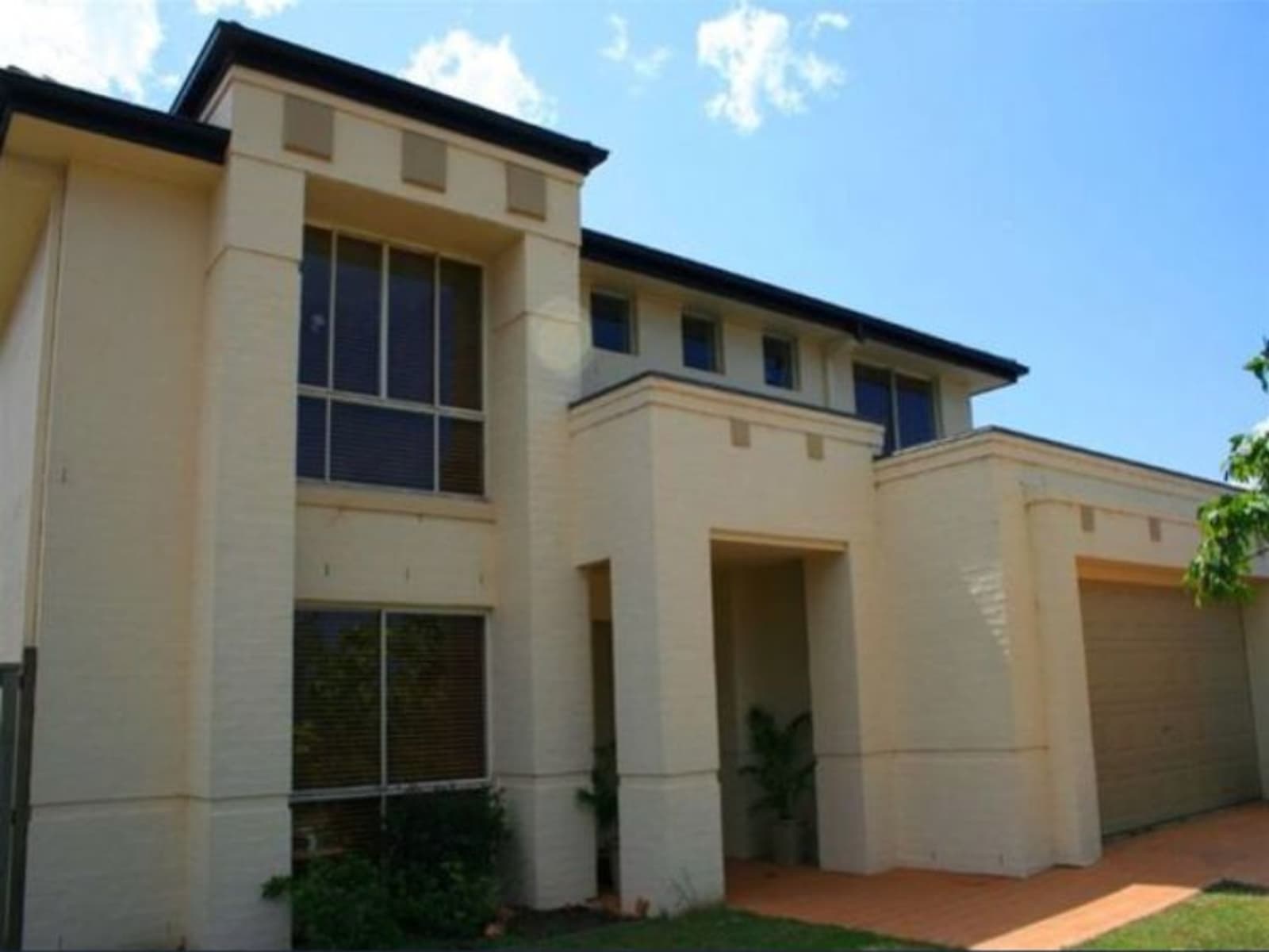 Housesitting assignment in Mango Hill, Queensland, Australia