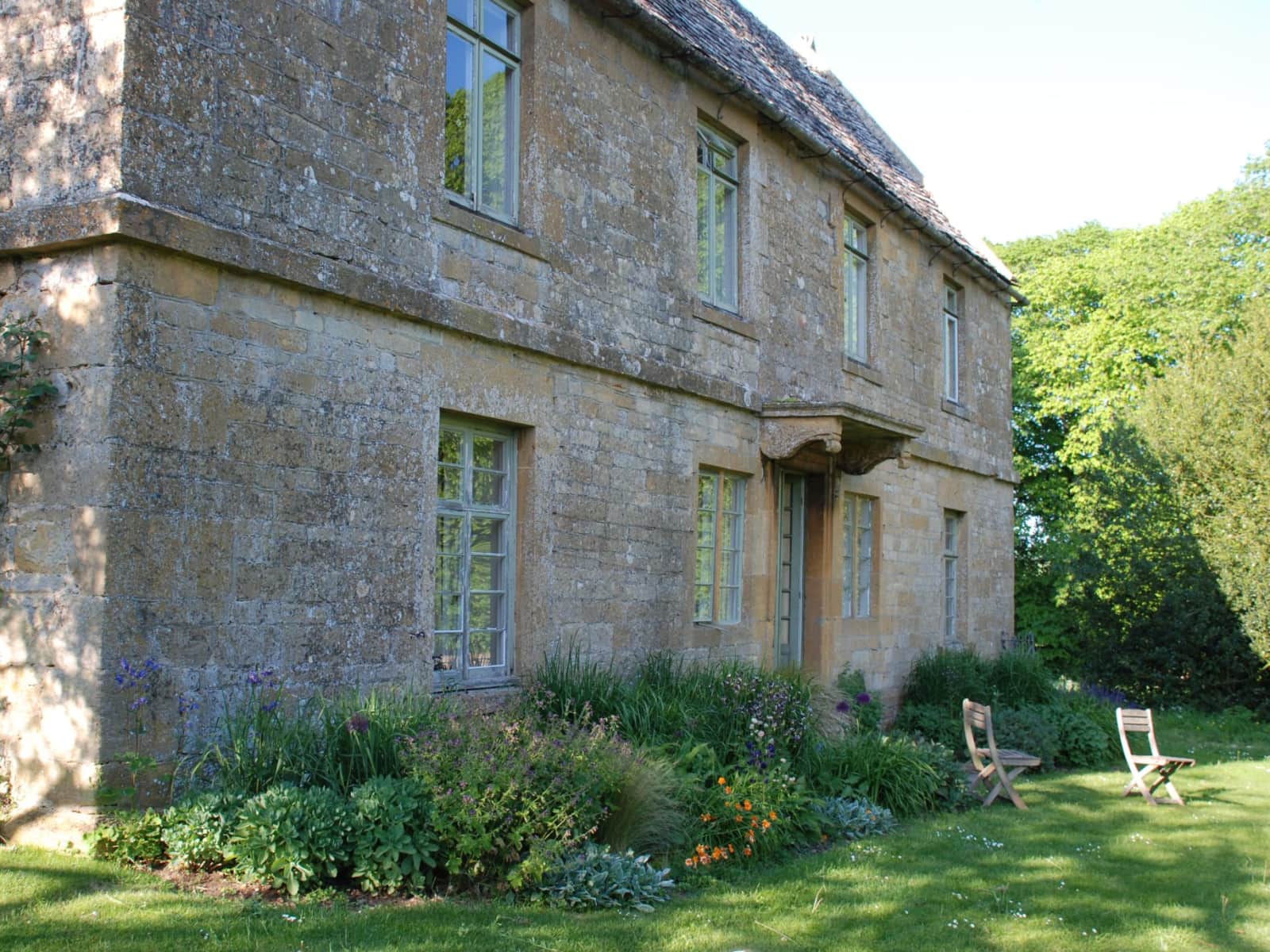 Housesitting assignment in Cheltenham, United Kingdom