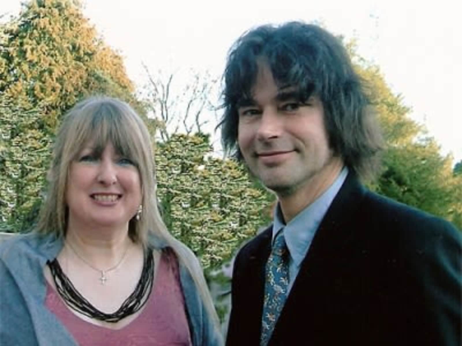 Mia & Leo from Maidstone, United Kingdom