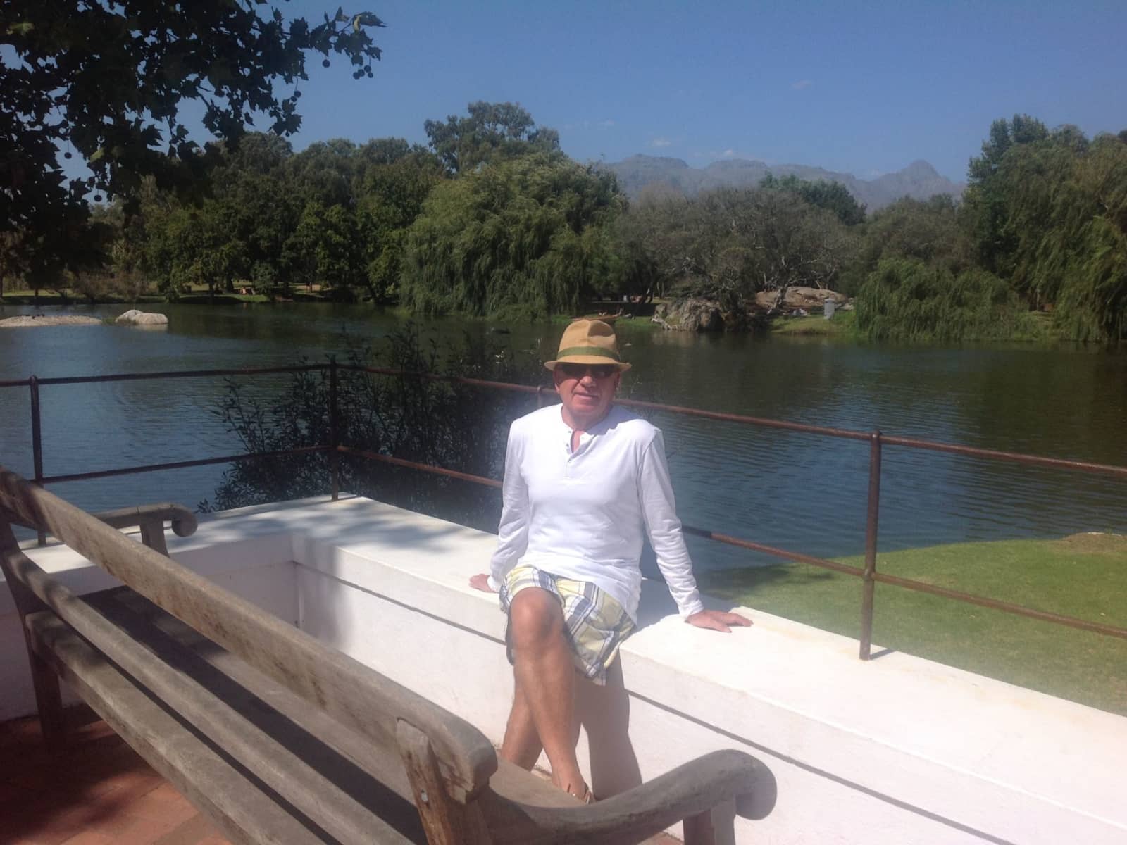 Barrie & Tessa from Fairford, United Kingdom