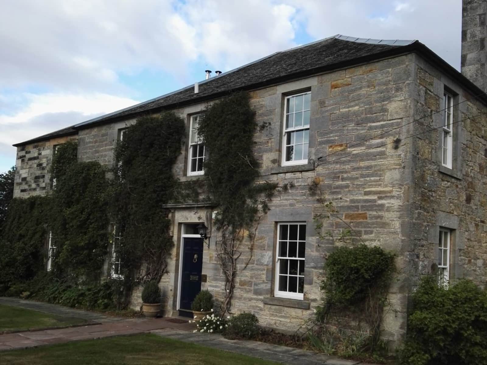 Housesitting assignment in Penicuik, United Kingdom