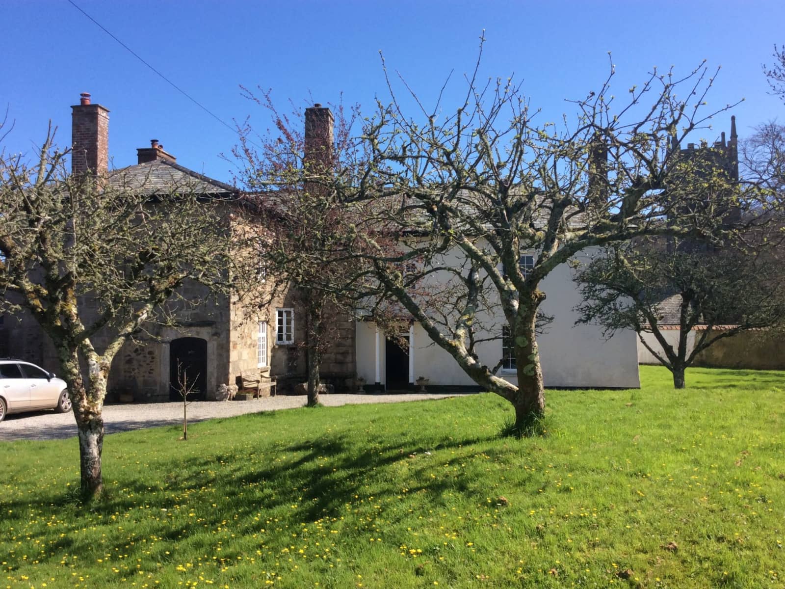 Housesitting assignment in Doddiscombsleigh, United Kingdom
