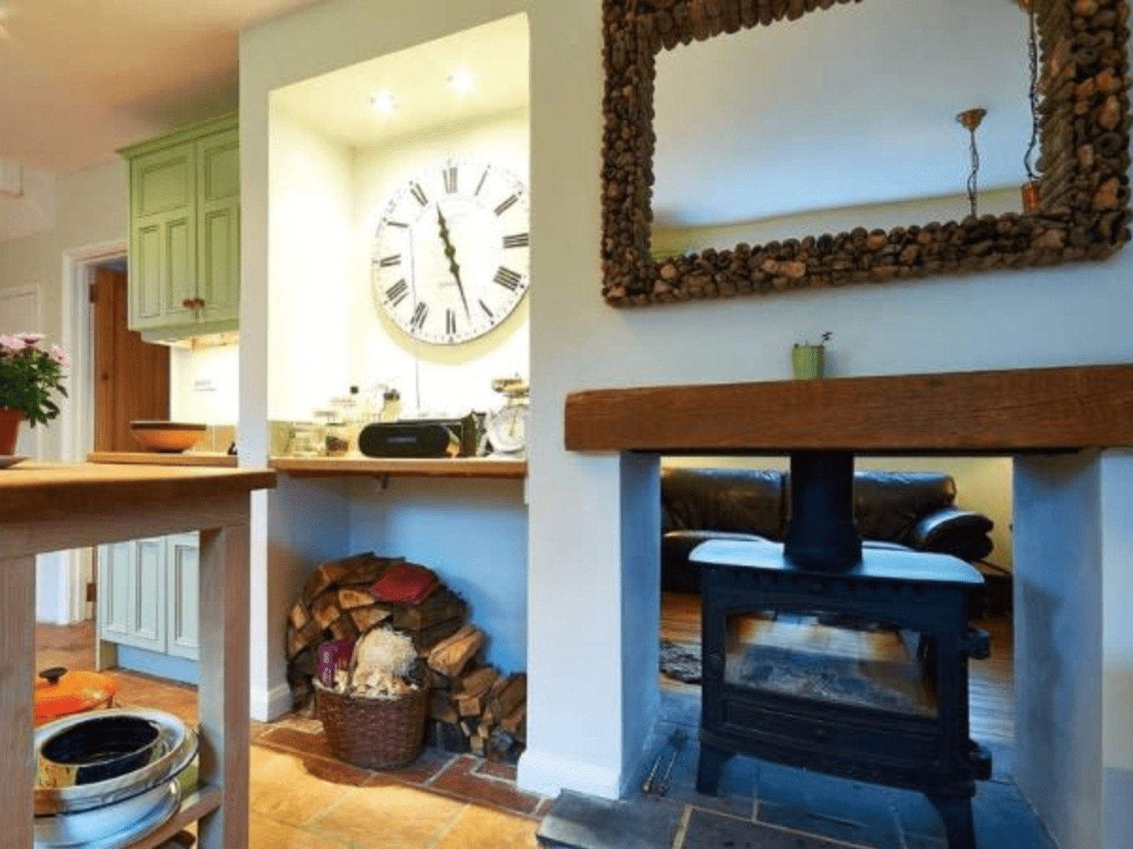 Housesitting assignment in Oxted, United Kingdom