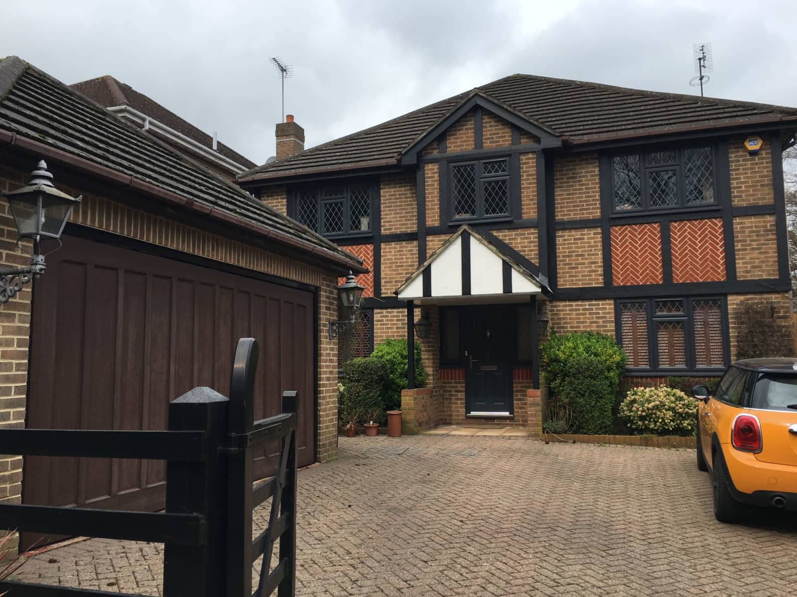 Housesitting assignment in Northwood, United Kingdom