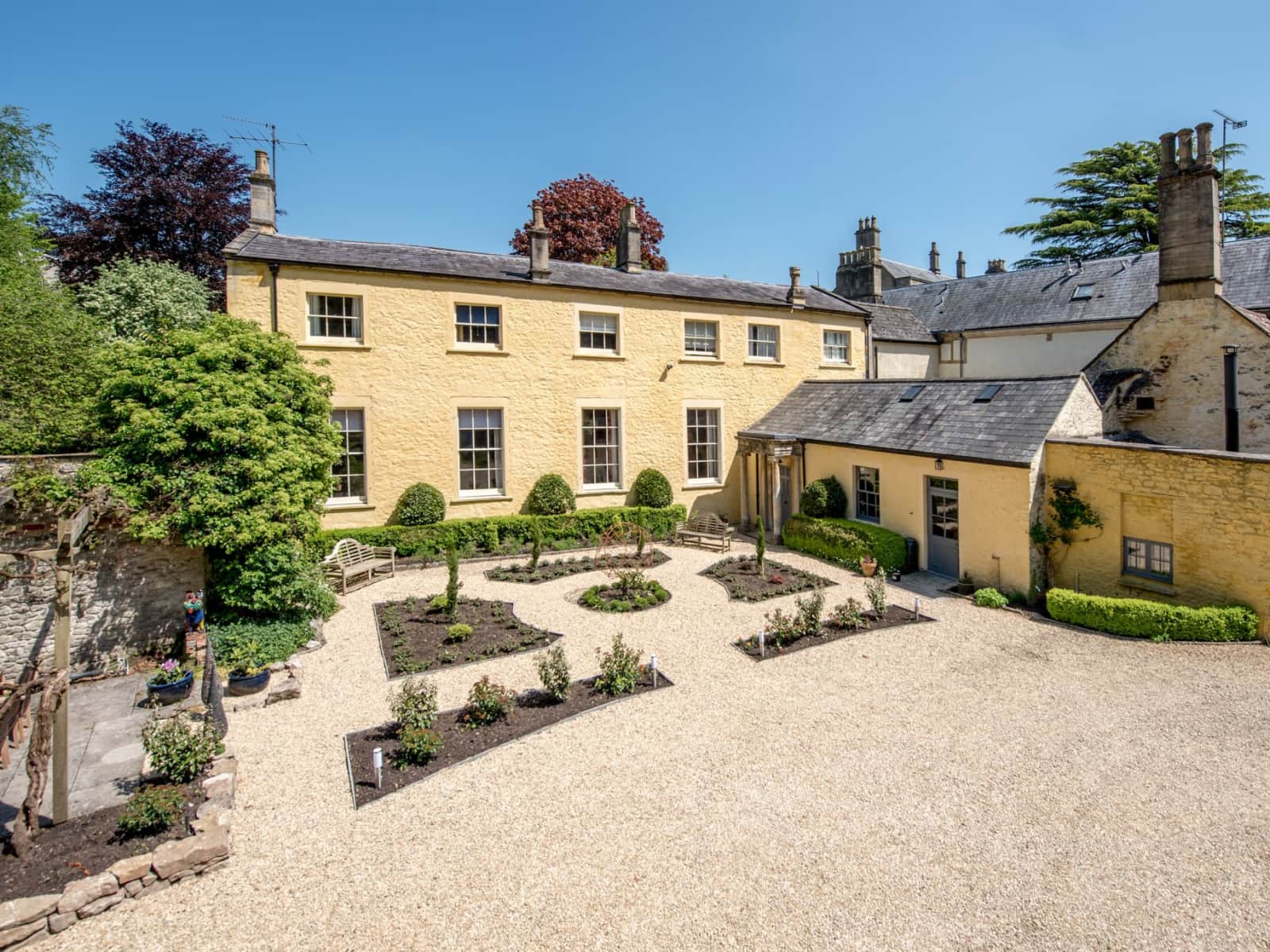 Housesitting assignment in Shepton Mallet, United Kingdom
