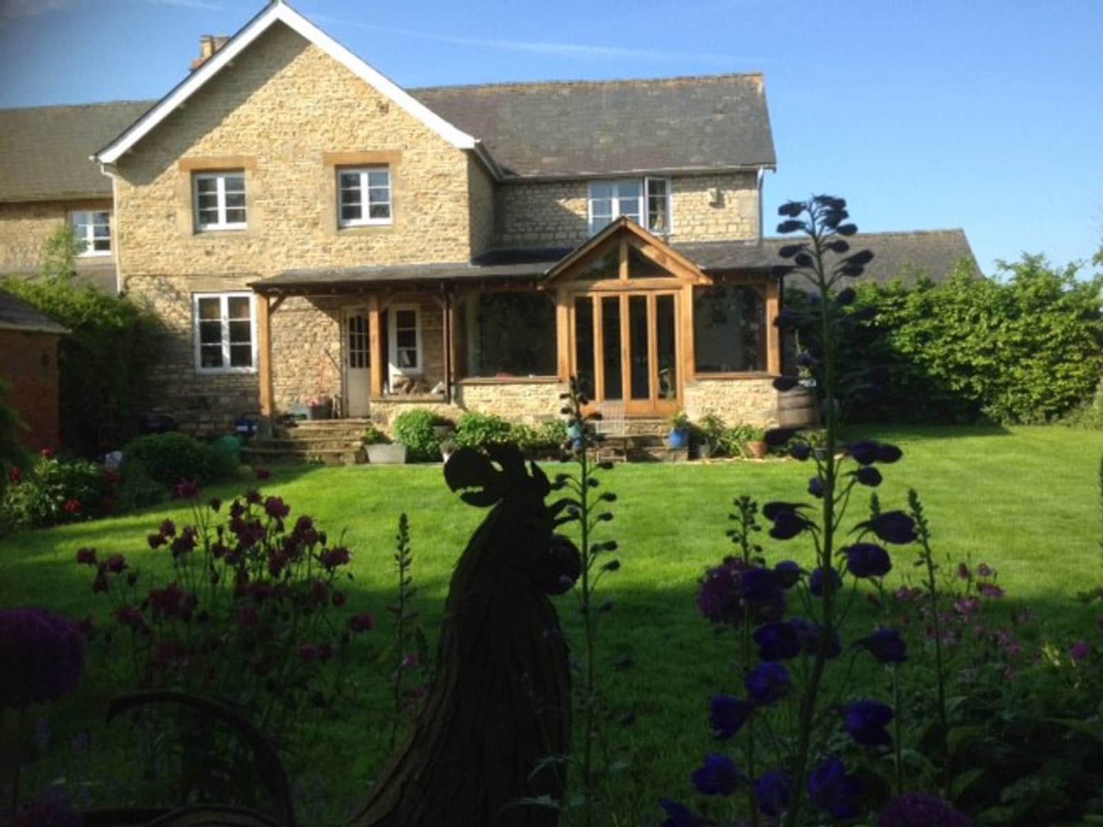 Housesitting assignment in Bicester, United Kingdom