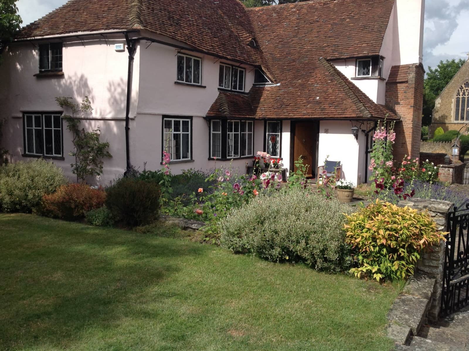 Housesitting assignment in Guildford, United Kingdom