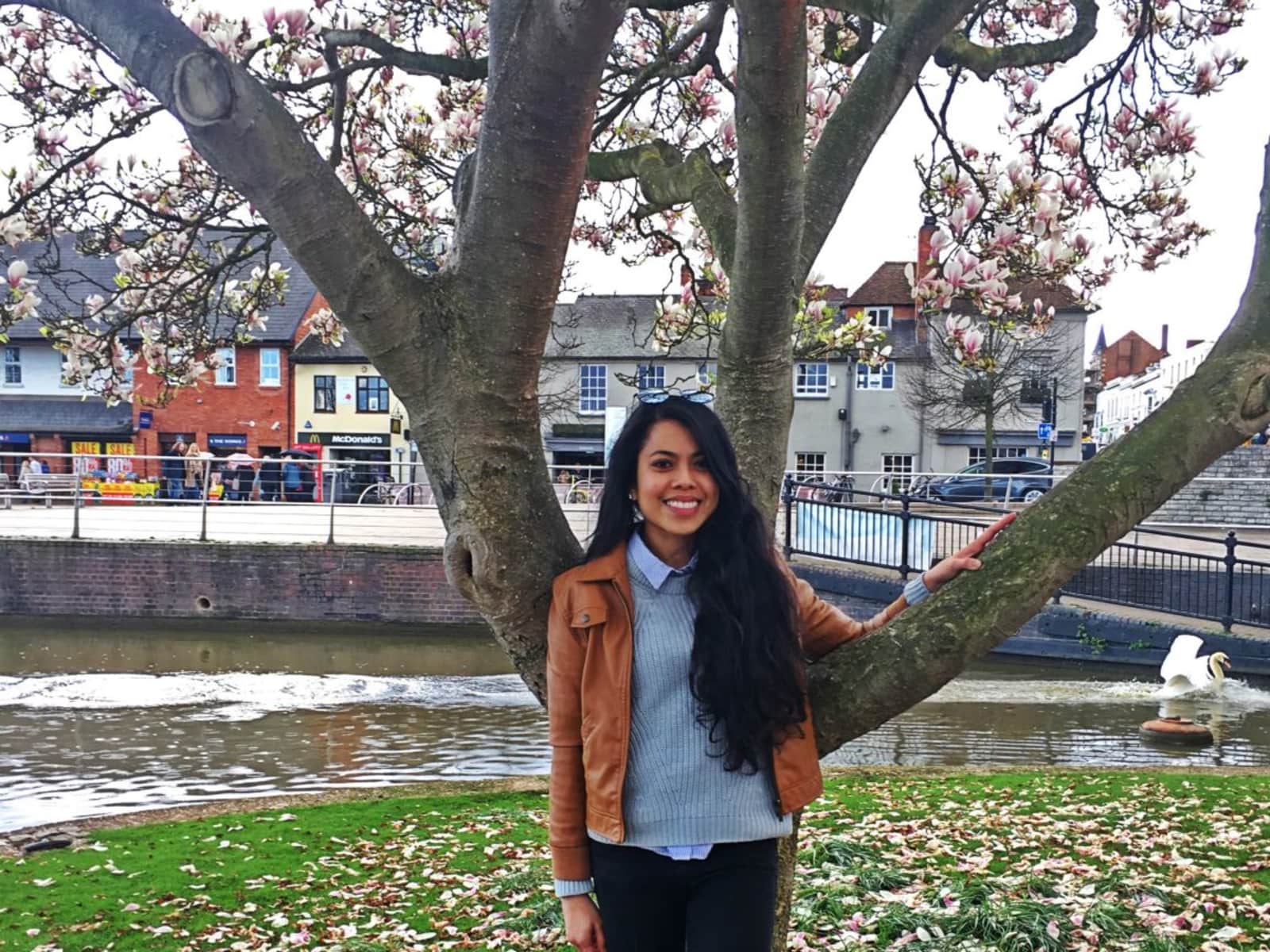 Bella from Nottingham, United Kingdom