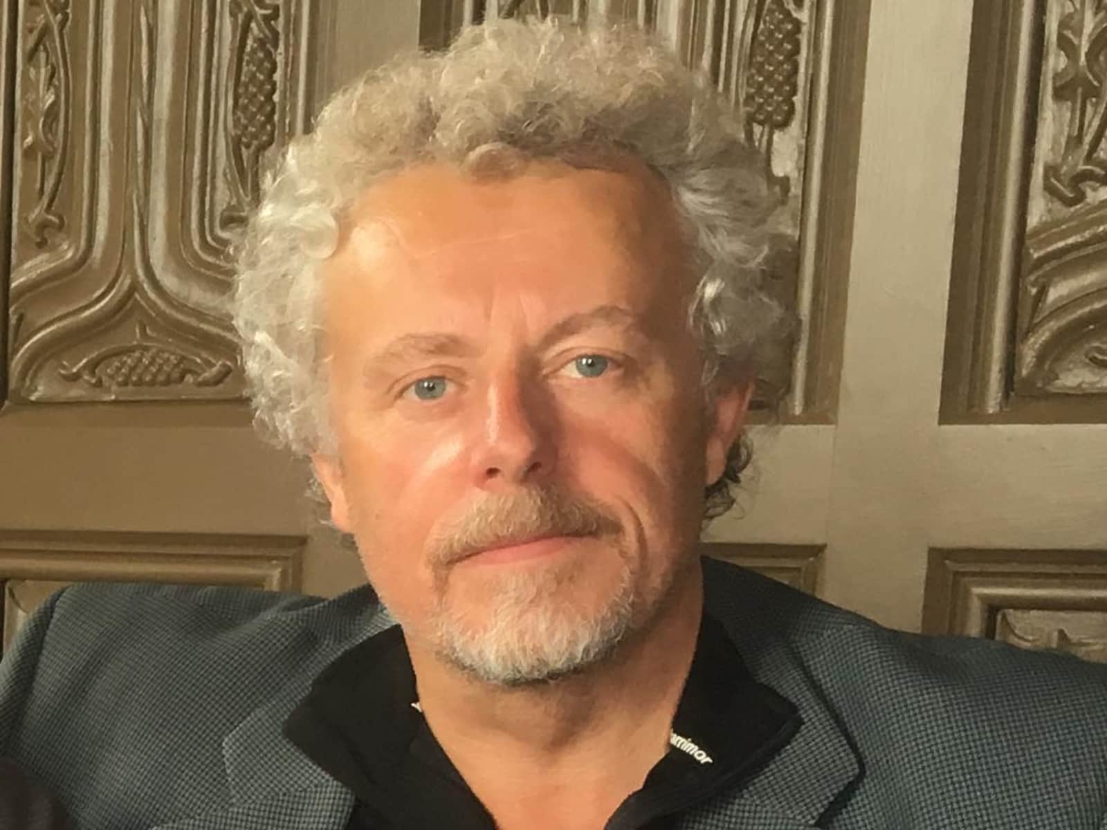 Professor. nicholas from Arundel, United Kingdom