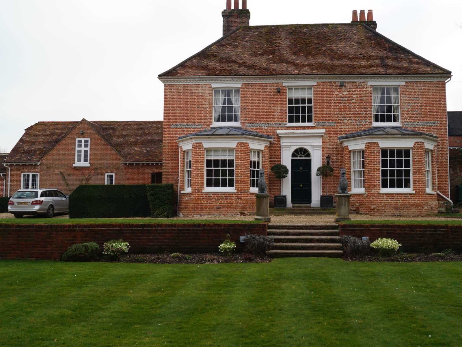 Housesitting assignment in Winchester, United Kingdom