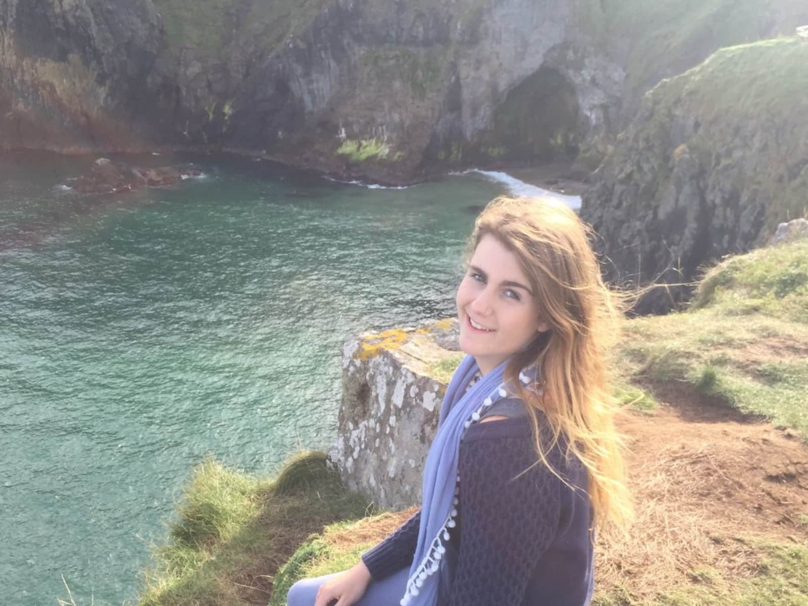 Iona from London, United Kingdom