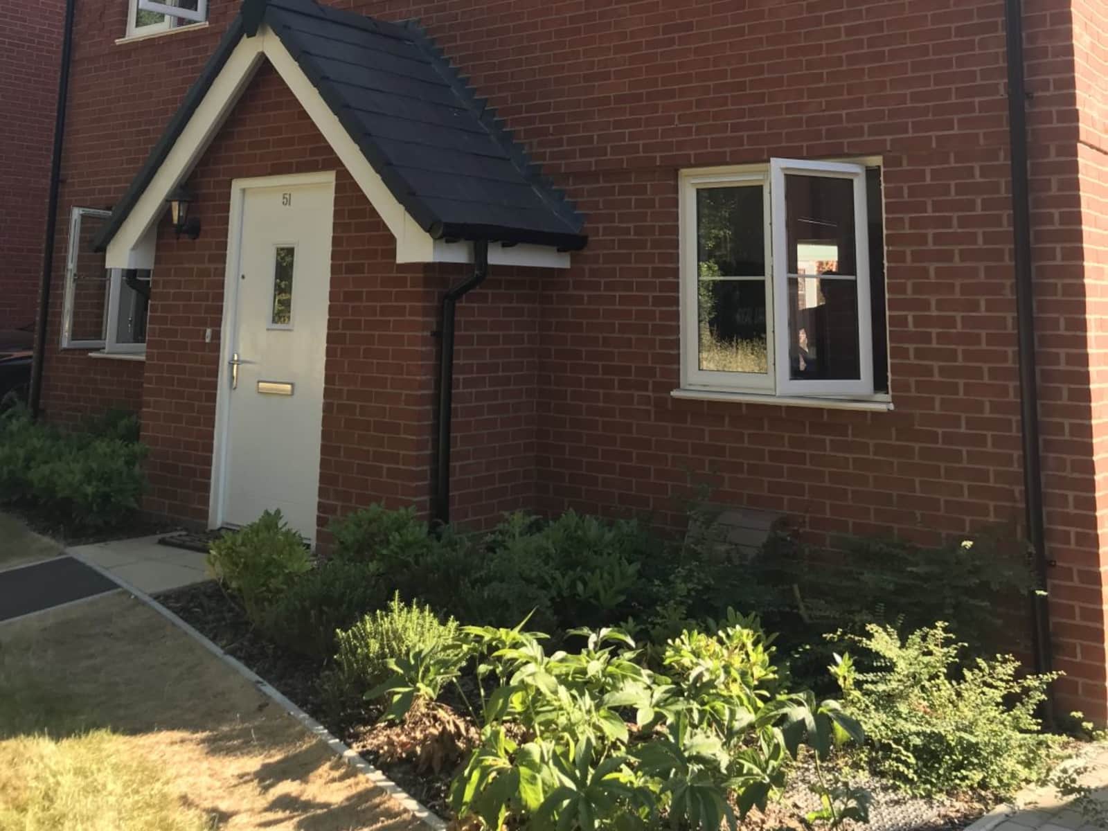 Housesitting assignment in Fleet, United Kingdom