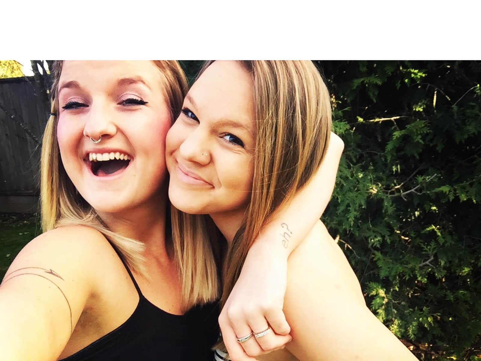 Alyssa & Leah from Vancouver, British Columbia, Canada