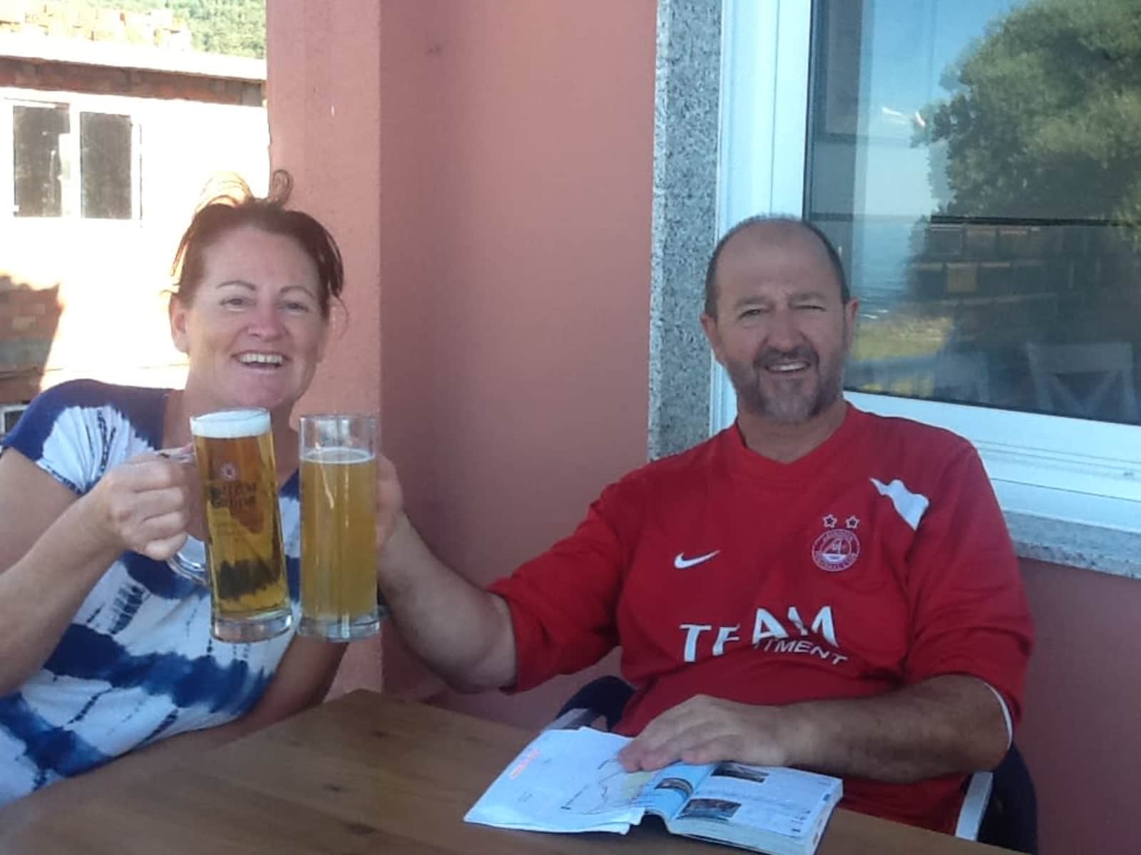 Dawn & Mark from Chavenat, France
