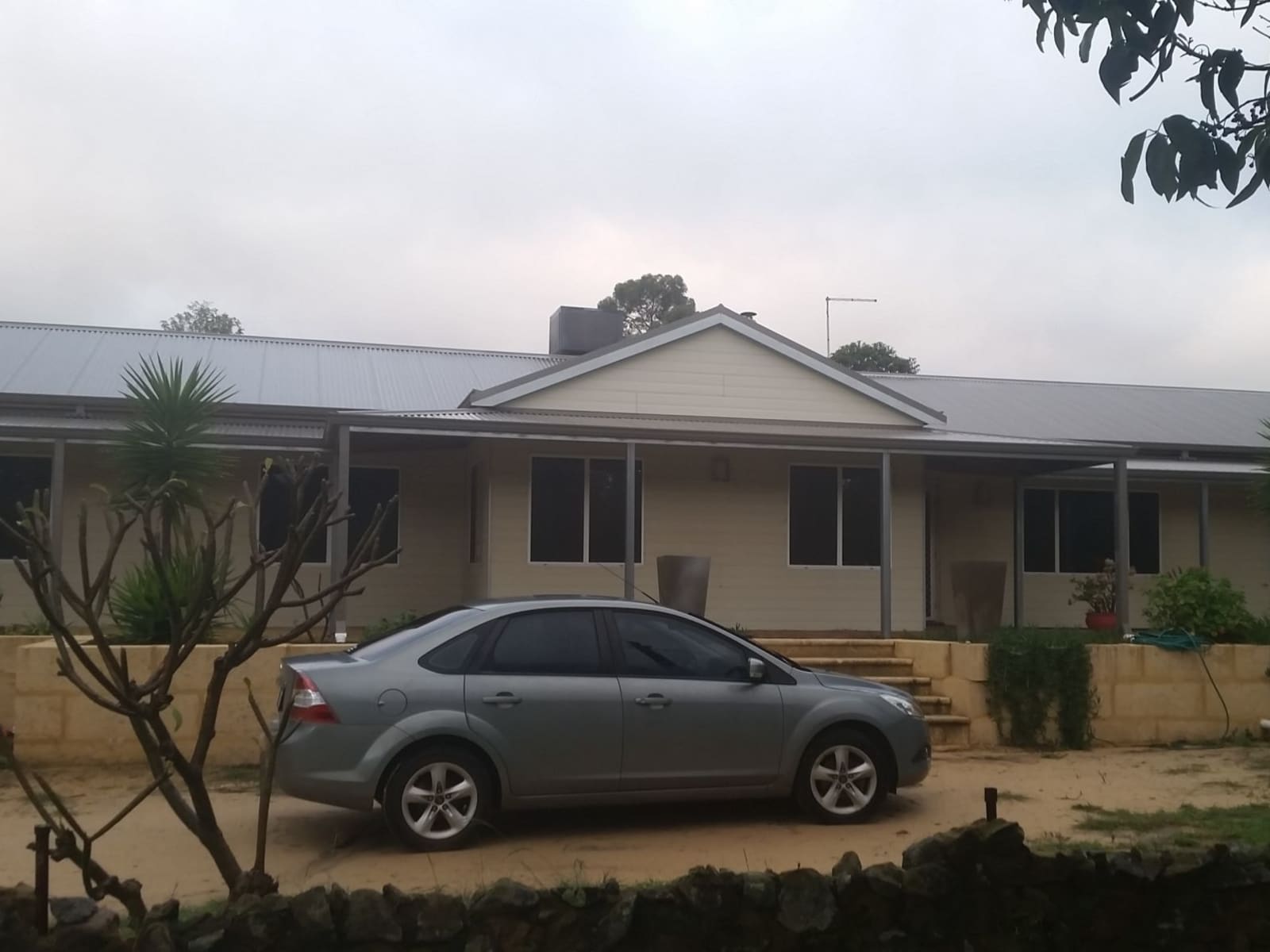 Housesitting assignment in Serpentine, Western Australia, Australia