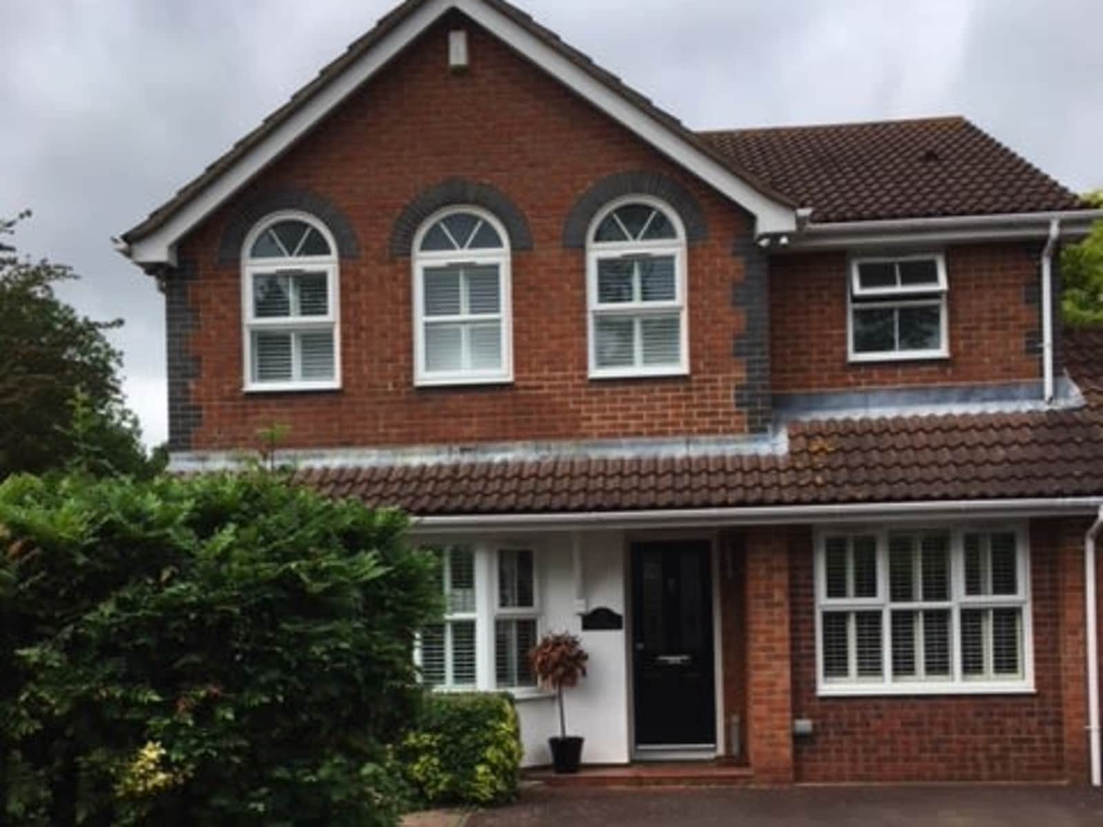 Housesitting assignment in Horley, United Kingdom