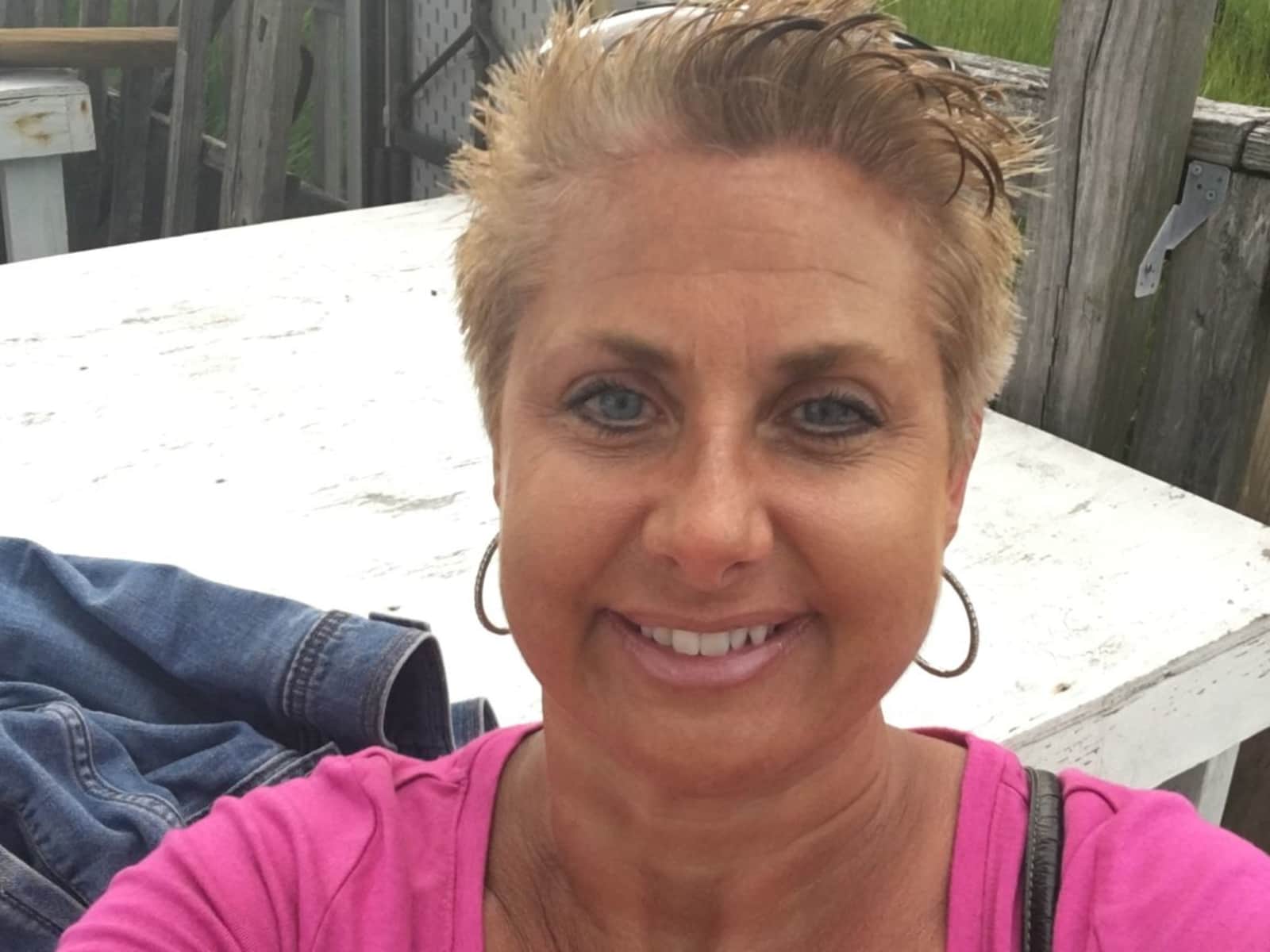 Laurie from Danbury, Connecticut, United States