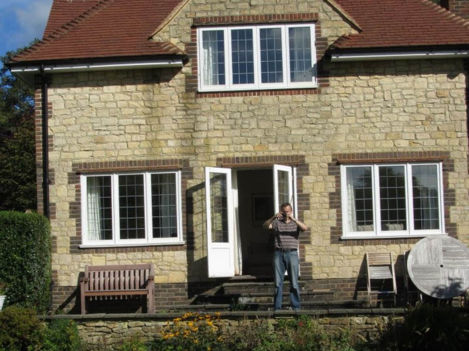 Housesitting assignment in Petersfield, United Kingdom